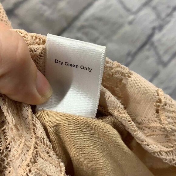 Nightcap Clothing Dress Womens XS‎ Nude Allover lace Overlay V Neck - Picture 6 of 6